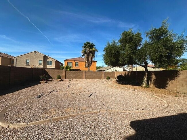 Building Photo - 4BEDROOM/2.5 BATH Lovely San Tan Home!!
