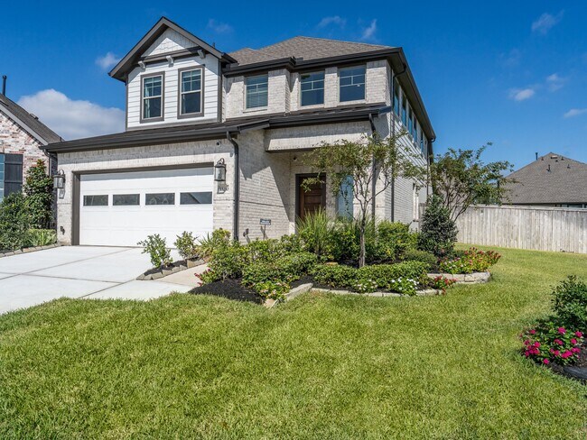 Primary Photo - 13210 Wood Leaf Pk