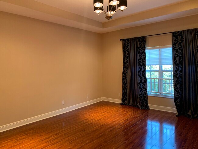 Building Photo - 5620 NE Trieste Terrace