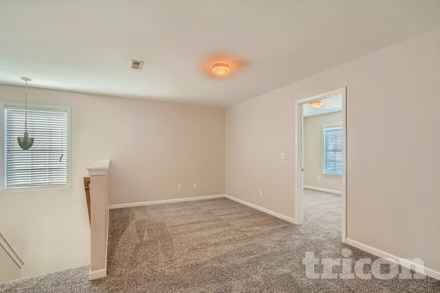 Building Photo - 657 Shellbark Dr