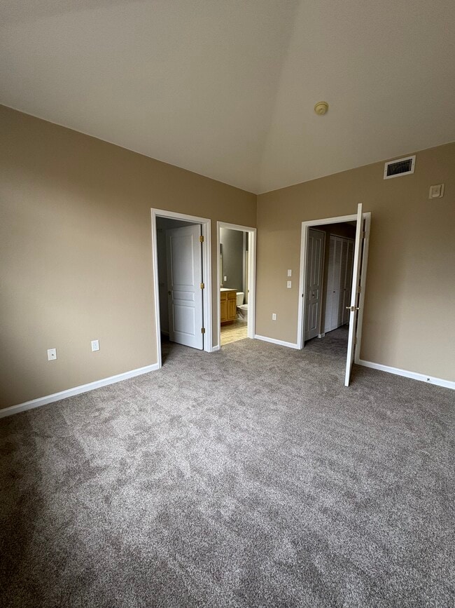 Building Photo - 10311 W Girton Dr