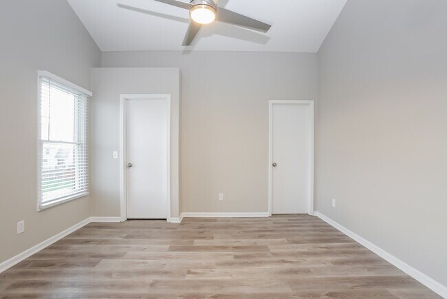 Building Photo - 3787 Pendent Ln