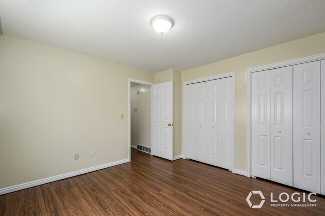 Building Photo - 5613/5617 S 1250 E