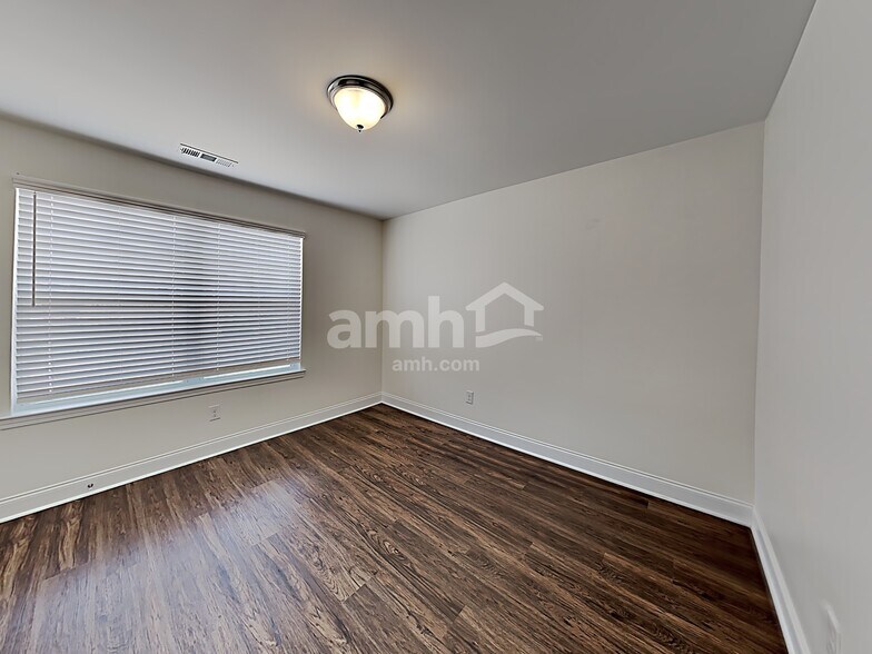 Building Photo - 406 Otter Trail