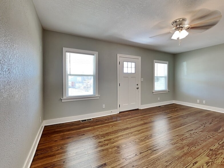 Building Photo - 1921 NW 38th St