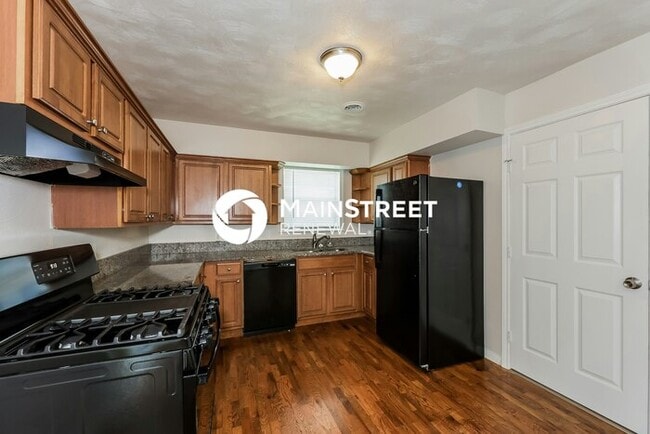 Building Photo - 3 Bedroom Pet-Friendly Home in Farmers Branch, TX with Main Street Renewal