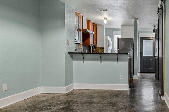 Building Photo - 5720 Dalden Dr