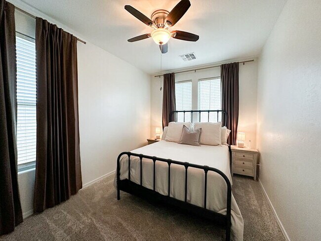 Building Photo - 41602 W Anne Ln