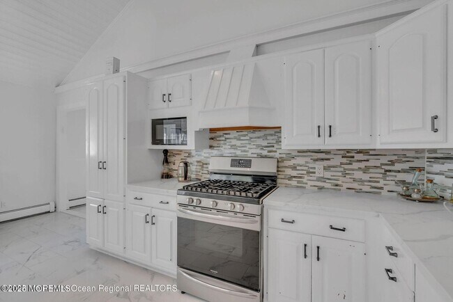 Building Photo - 373 W Park Ave