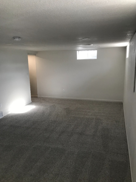 Building Photo - 2909 E Claudette Dr