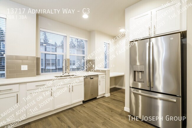 Building Photo - 13717 Admiralty Way