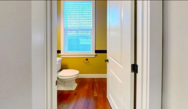 Building Photo - Happy Valley Townhome! 2Bed + Den/Office w/ 2.5 Bath ~ Garage, Washer/Dryer ~ Convenient to PDX A...