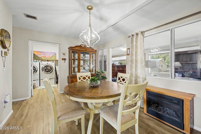 Building Photo - 410 N 56th Pl