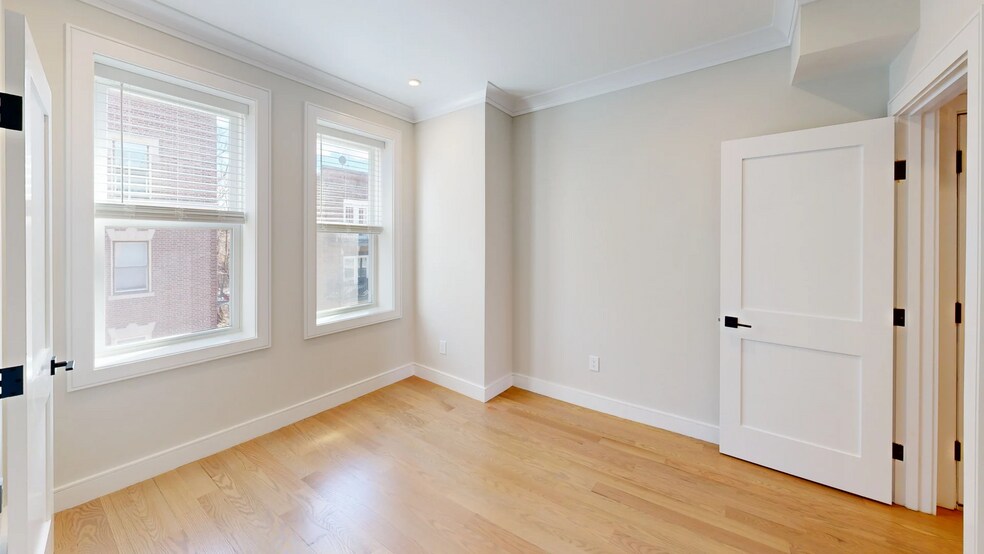 Building Photo - 160 Allston St