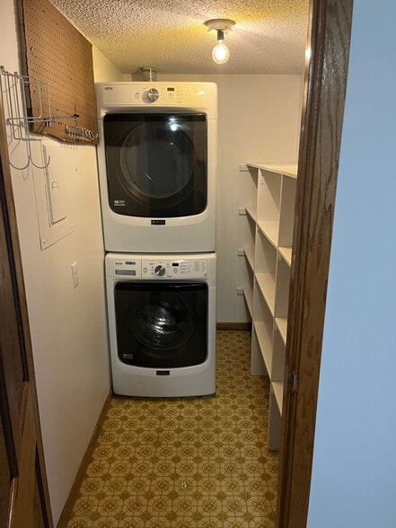 Building Photo - 1300 G St