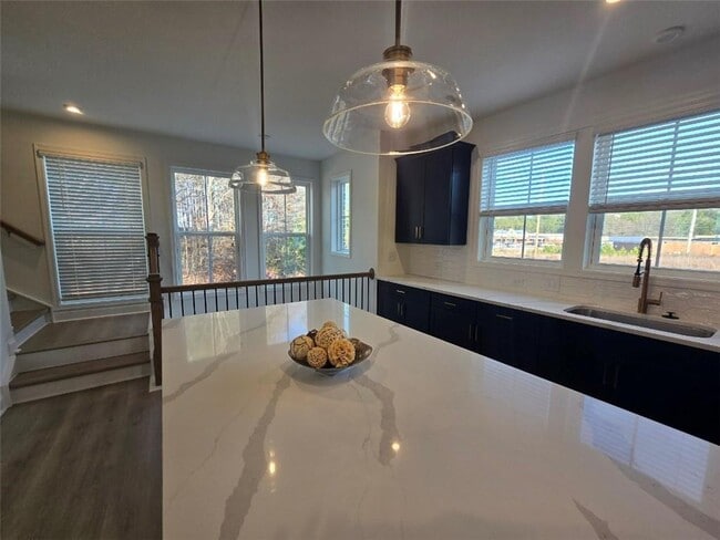 Building Photo - 6009 Haviland Aly