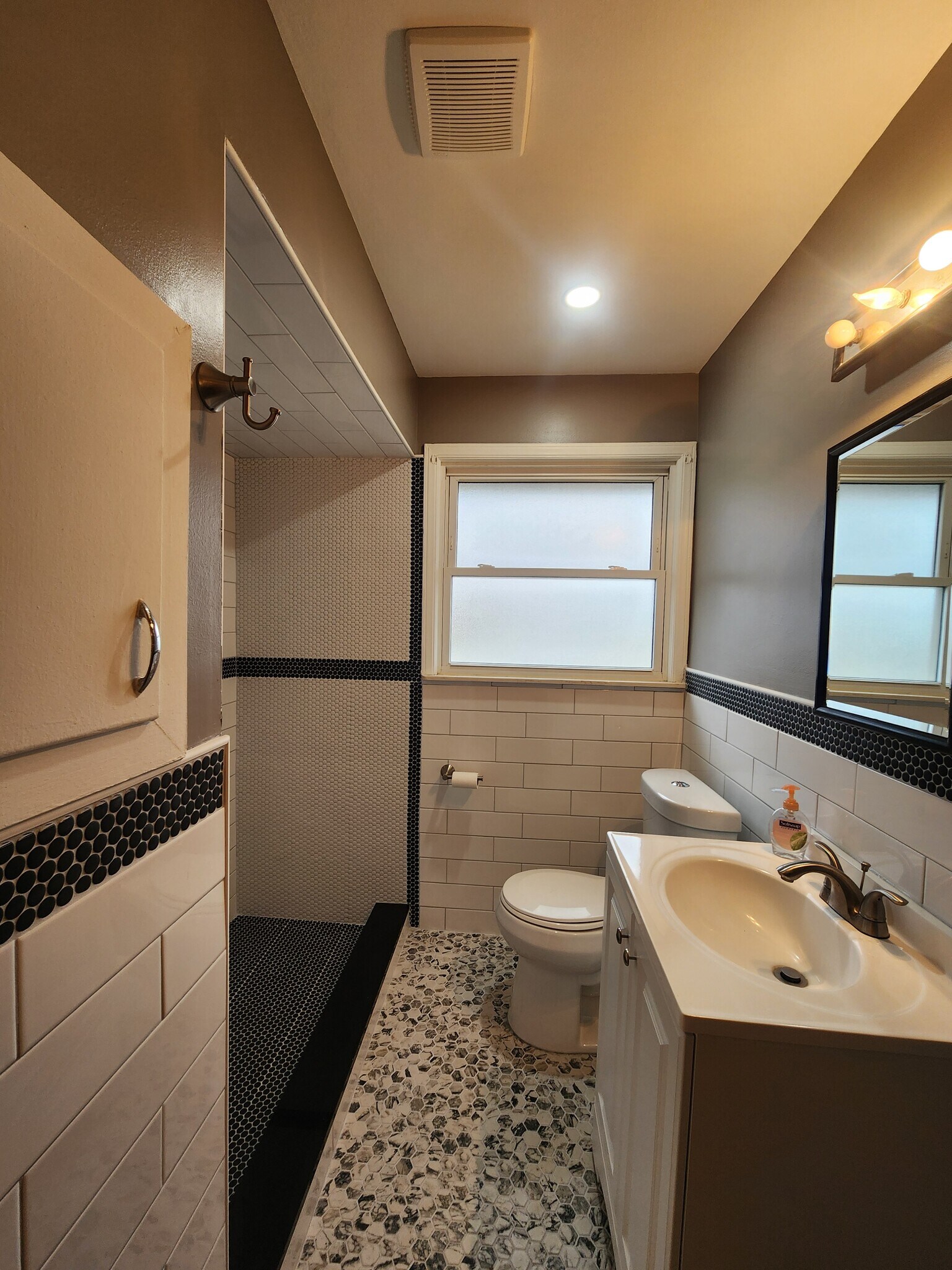 Building Photo - 1633 Emmons Blvd