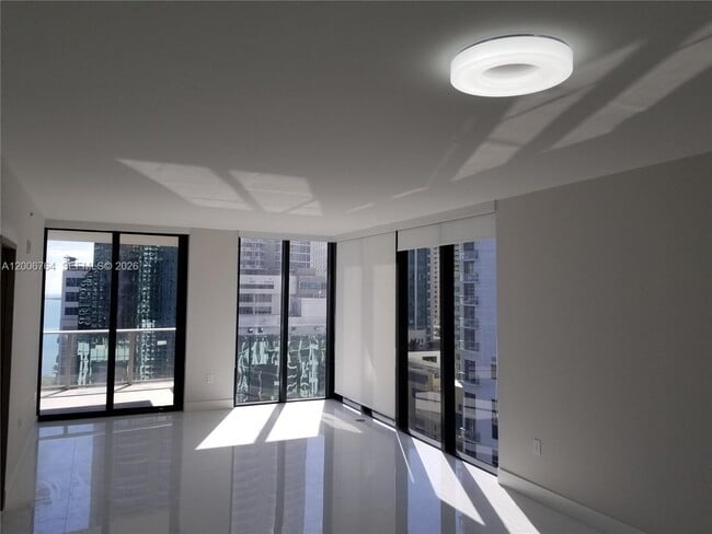 Building Photo - 1010 Brickell Ave