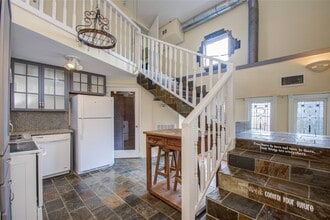 Building Photo - 5313 Palmetto St