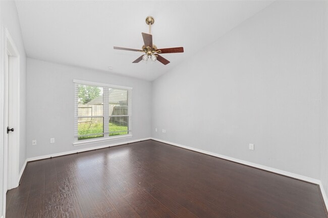 Building Photo - 20822 Whitevine Way