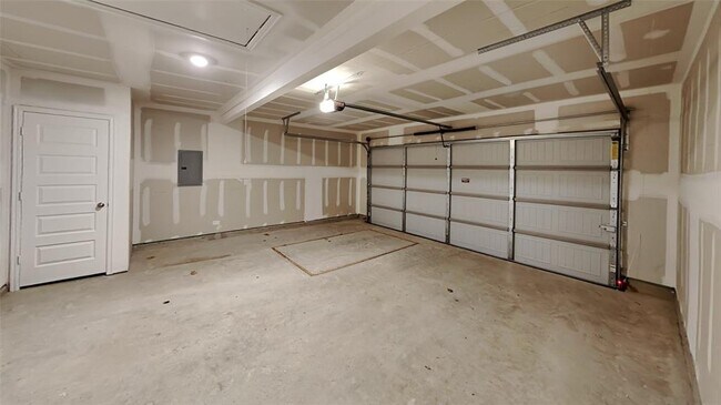 Building Photo - 3333 Hondo Ter