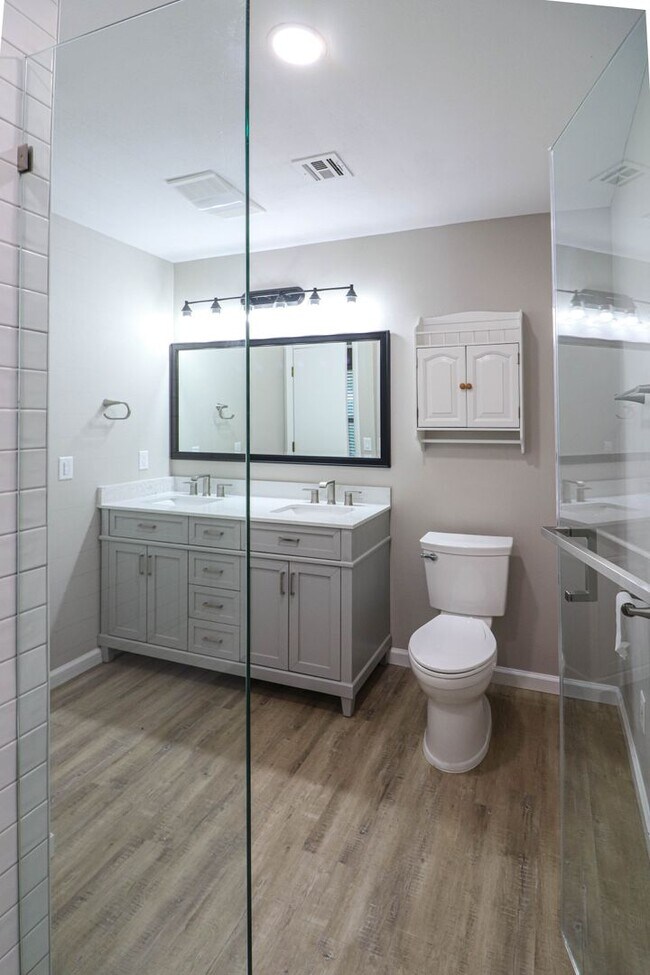 Building Photo - Total Remodel in Bentree - 3bed 2 bath!