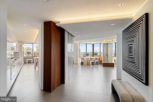 Building Photo - 202 W Rittenhouse Square