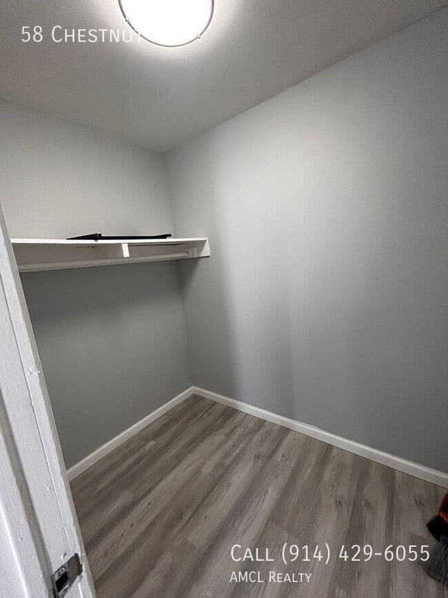 Building Photo - 58 Chestnut St