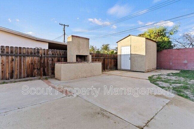 Building Photo - 260 Val Monte Dr