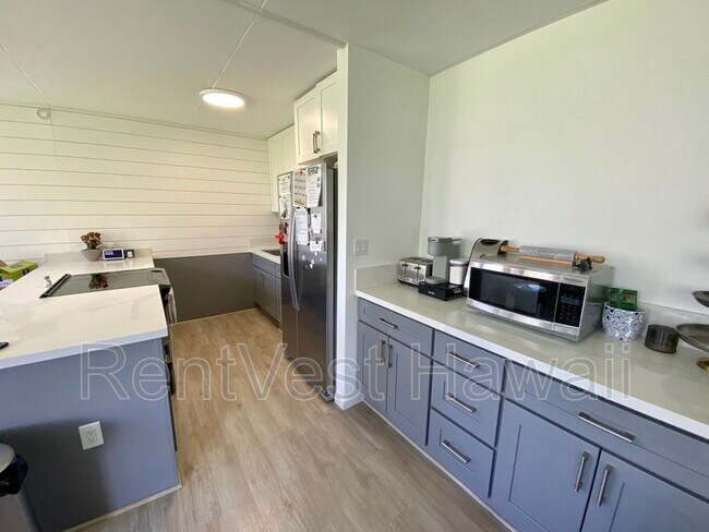 Building Photo - 95-021 Kuahelani Ave