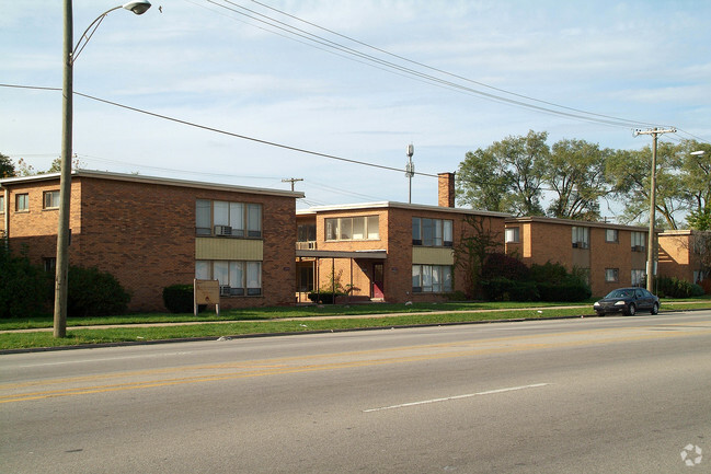 Alternate View - Acacia Place Apartments