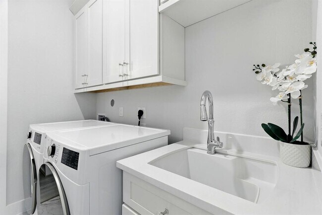 Building Photo - 26923 Arethusa Ct