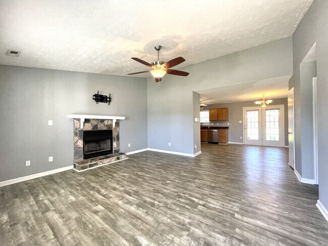 Building Photo - 115 Purple Martin Pl
