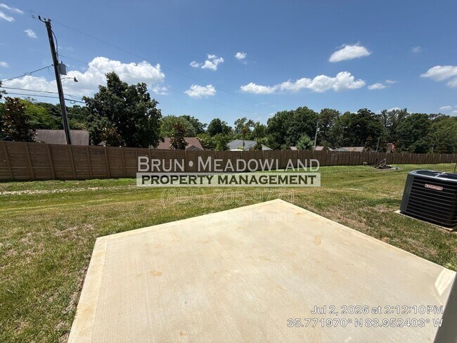 Building Photo - 1725 Bennett Vlg Dr