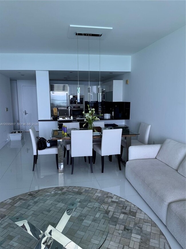 Building Photo - 17121 Collins Ave