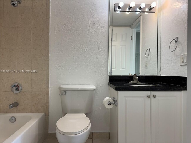 Building Photo - 13120 SW 92nd Ave