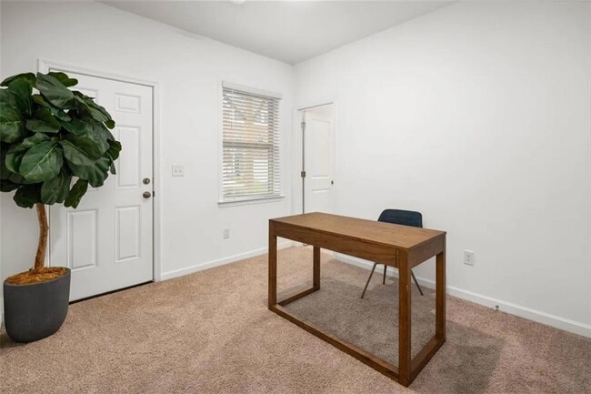 Building Photo - 1555 Brantin Dr