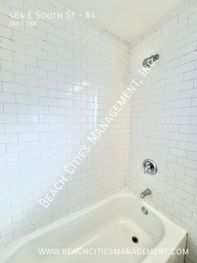 Building Photo - 484 E South St