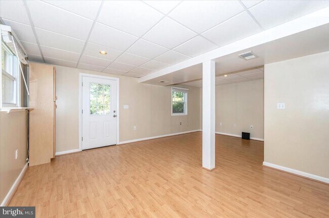 Building Photo - 11584 Liberty Oak Dr