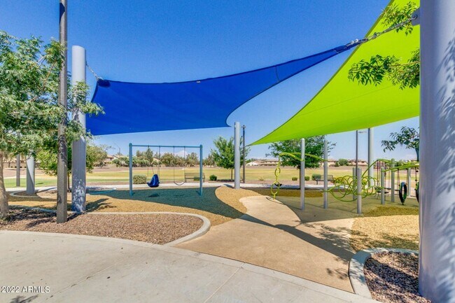 Building Photo - Beautiful 5 bedroom, 3 bathroom home in Surprise AZ