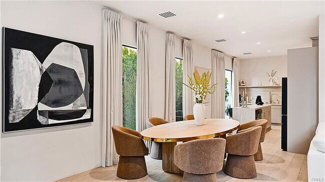 Building Photo - 8840 Ashcroft Ave