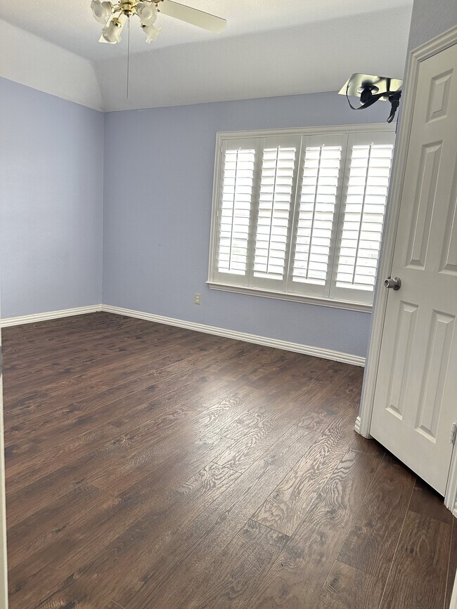 Building Photo - 9724 Wolf Creek Dr