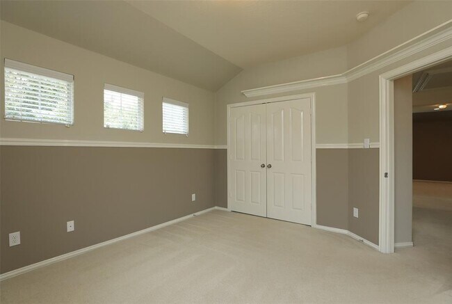 Building Photo - 9603 Red Rugosa Dr