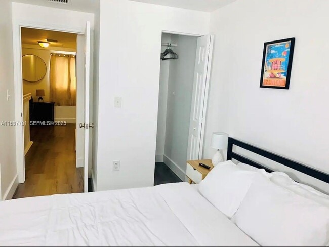 Building Photo - 821 SW 2nd St