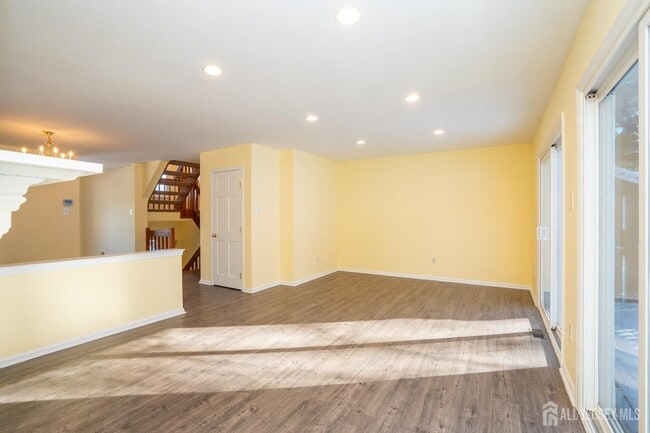 Building Photo - 42 Chicopee Dr