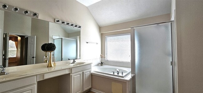 Building Photo - 13415 Highland Park Ct