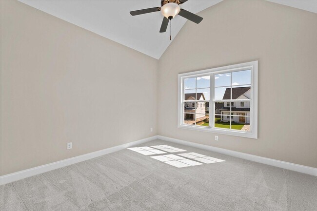 Building Photo - 565 River Oaks Ln