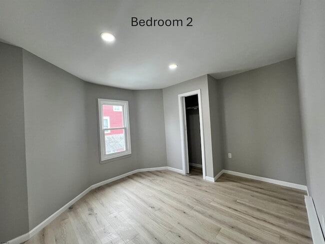 Building Photo - 21 S Spray Ave