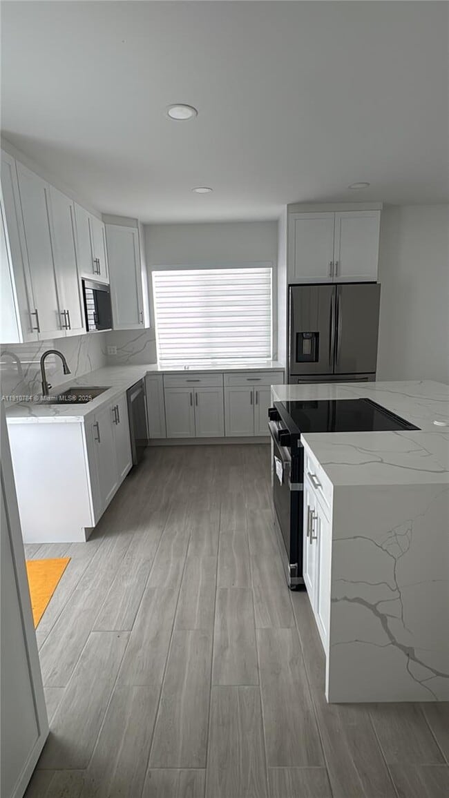 Building Photo - 1670 SW 11th Terrace