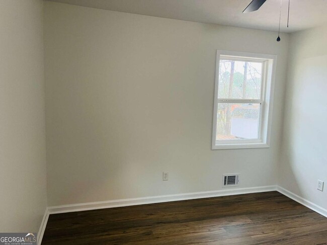 Building Photo - 502 Bavarian Dr